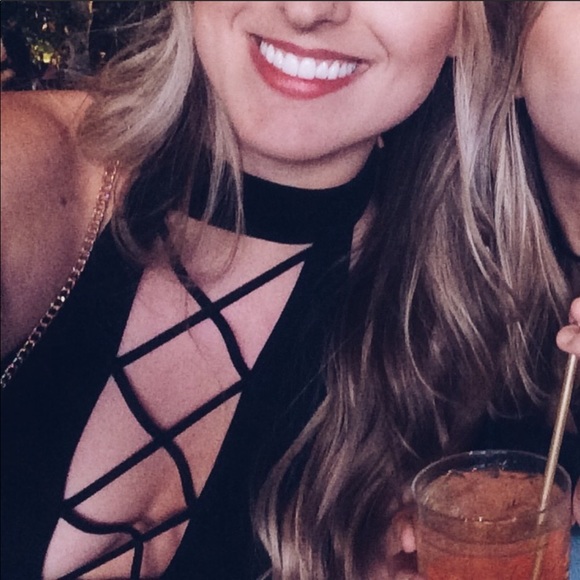 Express Criss Cross Bodysuit - Picture 4 of 4